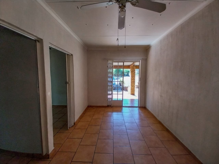 To Let 2 Bedroom Property for Rent in Broederstroom North West